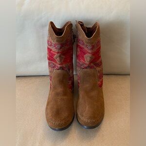 Minnetonka Brown and Red Ankle Boots